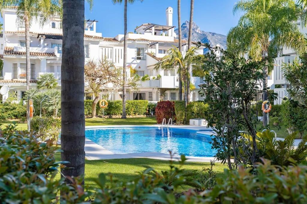 Lejlighed 1 Bedroom With Large Roof Terrace Marbella